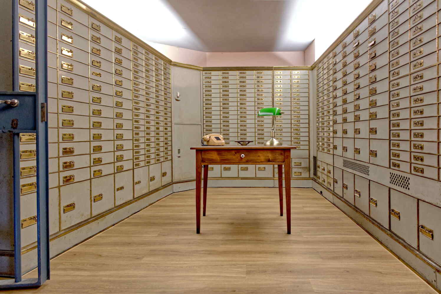 BANK House Safe room BANK House Safe room